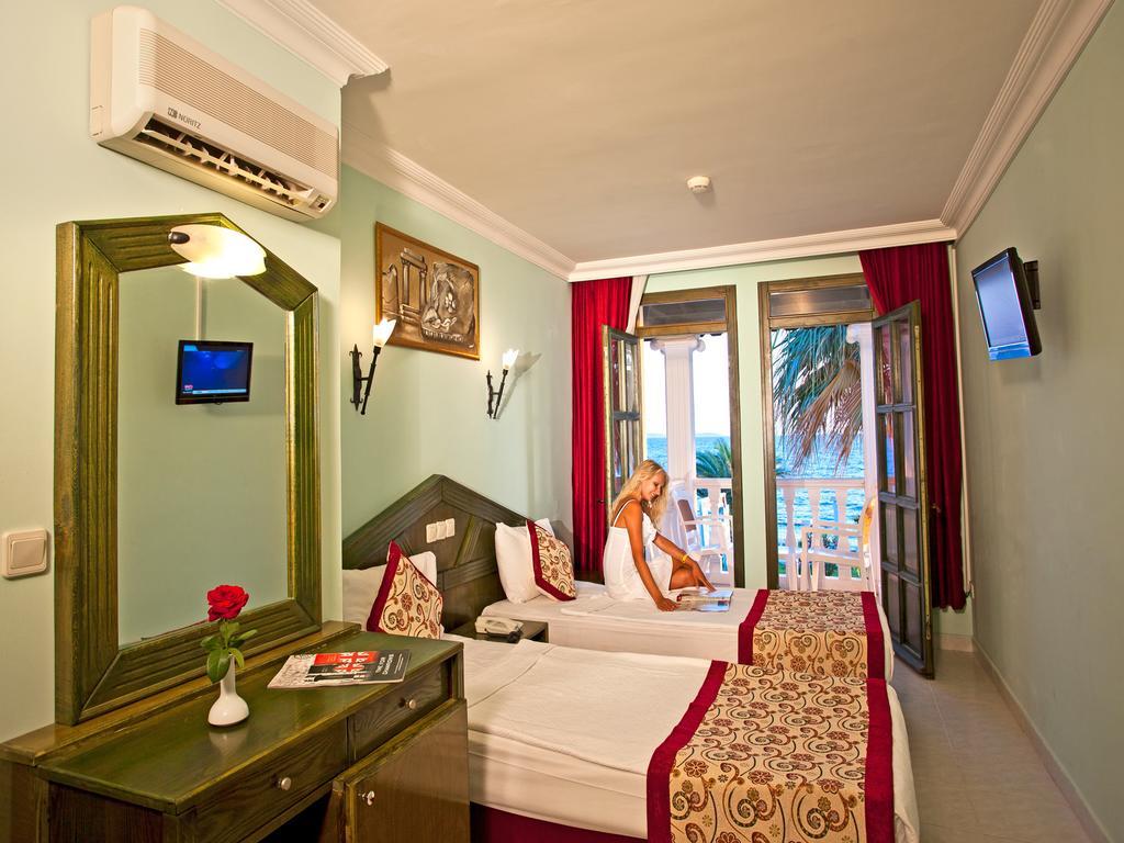 Club Tarhan Beach Didim Room photo